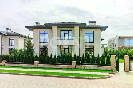 Продается 2-этажный коттедж, 307 м²