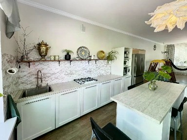Продается 3-этажный дом, 364 м²