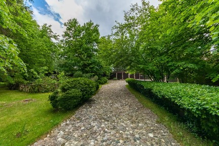 Продается 3-этажный дом, 502,9 м²