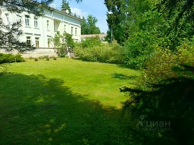 Продается 3-этажный коттедж, 2 046 м²