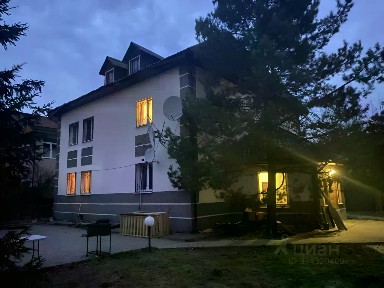 Продается 3-этажный дом, 454 м²