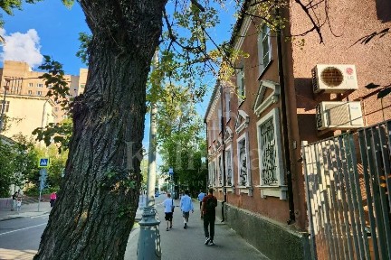 Продается здание, 868 м²