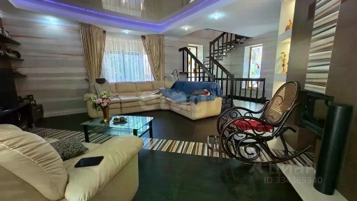Продается 2-этажный дом, 289 м²