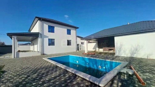 Продается 1-этажный дом, 233 м²