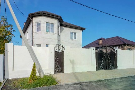 Продается 2-этажный дом, 240 м²