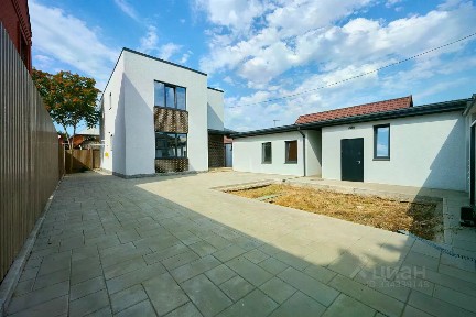 Продается 2-этажный дом, 220 м²