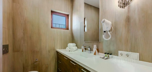 Продается 3-этажный таунхаус, 35,9 м²