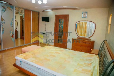 Продается 4-комн. квартира, 72,2 м²