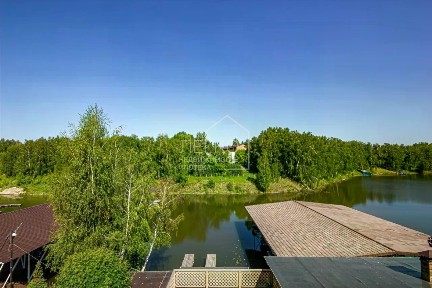 Продается 3-этажный таунхаус, 76,2 м²