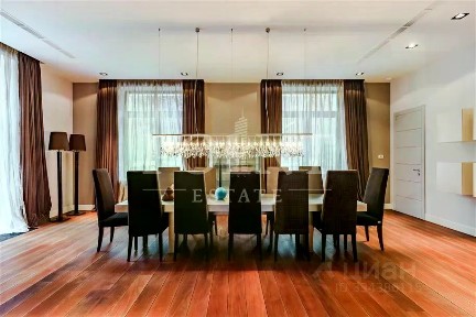 Сдается 2-этажный коттедж, 1 450 м²