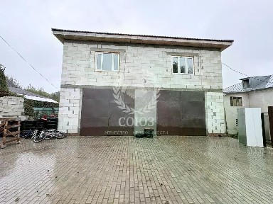 Продается 2-этажный дом, 190 м²