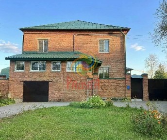 Продается 2-этажный дом, 280 м²