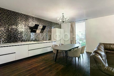 Продается 3-комн. квартира, 122,4 м²