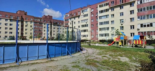 Новосибирская область, Новосибирск, р-н Ленинский, Дивногорский микрорайон, ул. Романтиков, 3