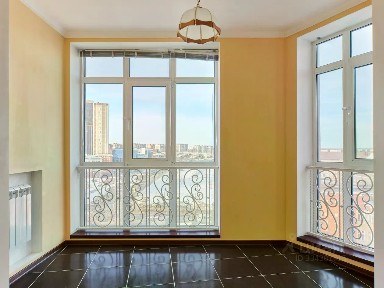 Продается 3-комн. квартира, 102 м²