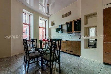 Сдается 3-комн. квартира, 150 м²