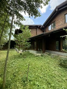 Продается 2-этажный дом, 750 м²