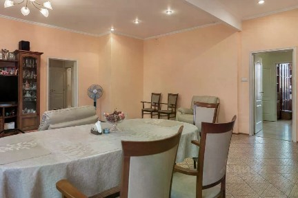 Продается 5-комн. квартира, 148,4 м²