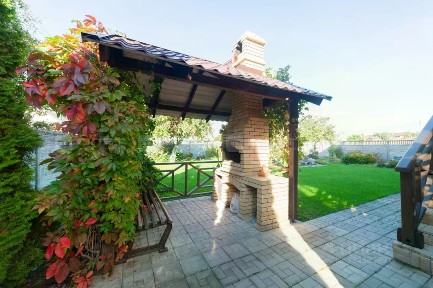 Продается 2-этажный дом, 450 м²