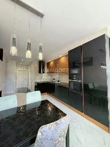 Продается 4-комн. квартира, 96,74 м²