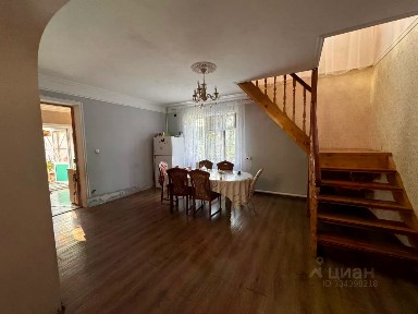 Продается 2-этажный дом, 200 м²