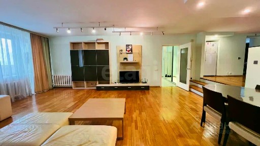 Продается 3-комн. квартира, 139,3 м²