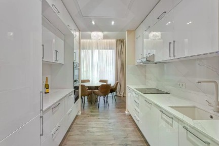 Сдается 4-комн. квартира, 159 м²
