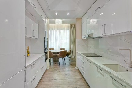 Сдается 3-комн. квартира, 159 м²
