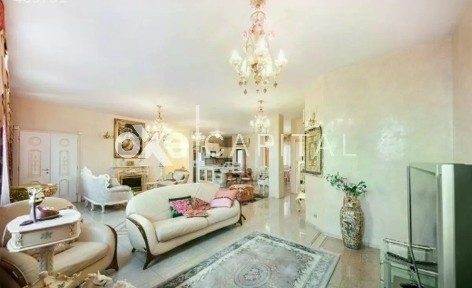 Сдается 3-комн. квартира, 137 м²