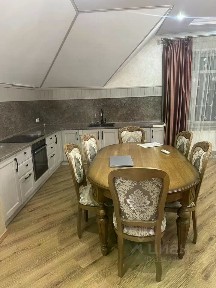 Сдается 2-комн. квартира, 135 м²