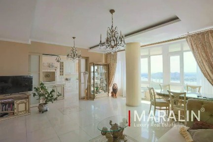 Сдается 3-комн. квартира, 150 м²