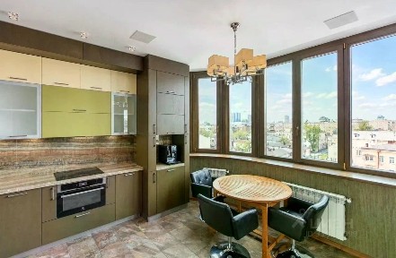Сдается 4-комн. квартира, 137 м²