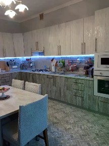 Продается 4-этажный дом, 326 м²