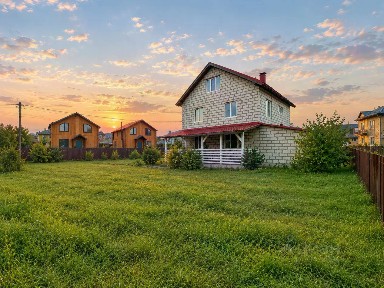 Продается 3-этажный коттедж, 200 м²