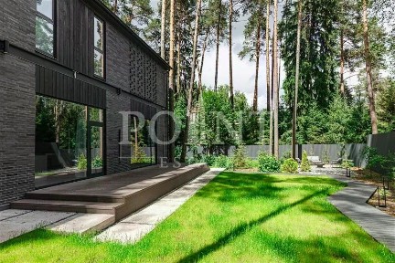 Продается 2-этажный коттедж, 687 м²