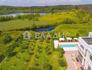 Продается 2-этажный дом, 1 500 м²