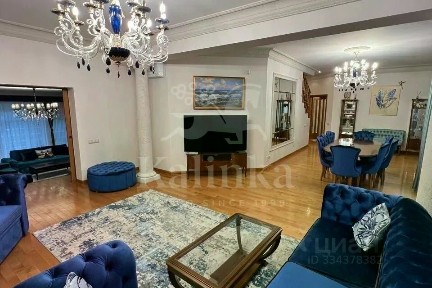 Продается 2-этажный дом, 376 м²