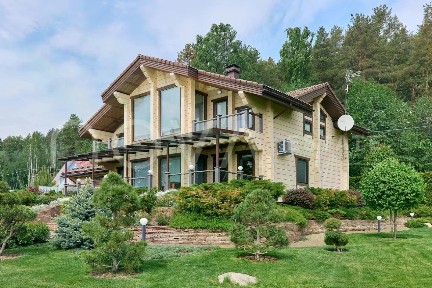 Продается 2-этажный дом, 288 м²