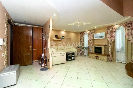 Продается 4-комн. квартира, 138,4 м²