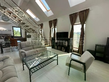 Продается 3-этажный коттедж, 320 м²