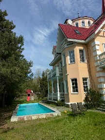 Сдается 4-этажный коттедж, 450 м²