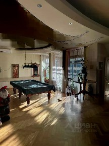 Продается 3-этажный дом, 613 м²