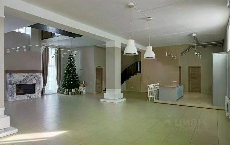 Продается 3-этажный коттедж, 743 м²