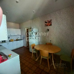 Продается 4-комн. квартира, 141,1 м²
