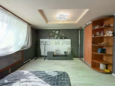 Продается 50% часть дома, 450 м²