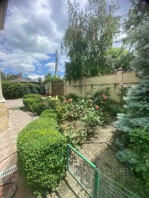 Продается 3-этажный дом, 320 м²