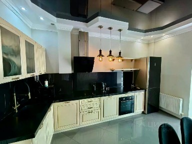 Продается 2-комн. квартира, 76 м²