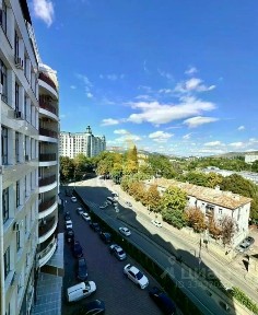Продается 2-комн. квартира, 65 м²
