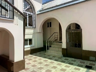Продается 2-этажный дом, 298 м²