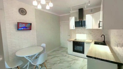 Продается 1-комн. квартира, 42 м²